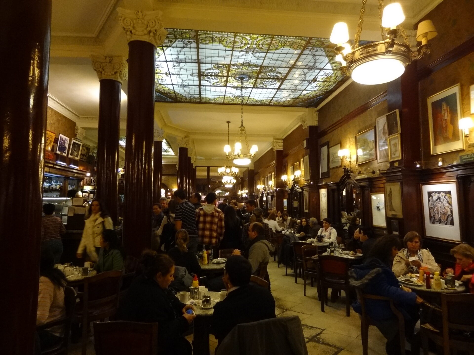 Cafe-Tortoni-Tango-Buenos-Aires-Turismo Onde ir no feriado? Conheça Buenos Aires! 
