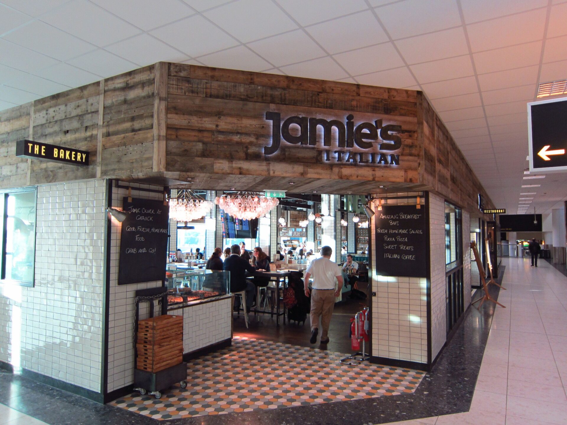 passar-o-tempo-no-aeroporto-restaurante-jamie-oliver Como passar o tempo no aeroporto (com maestria) 