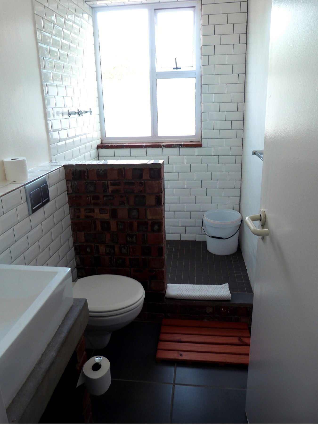 Um-dos-melhores-hostels-da-África-do-Sul-banheiro Um dos melhores hostels da África do Sul 